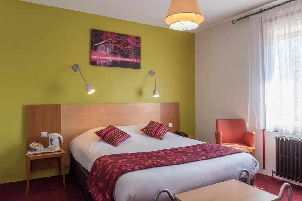 Hotel Bristol Chalons-en-Champagne Room photo